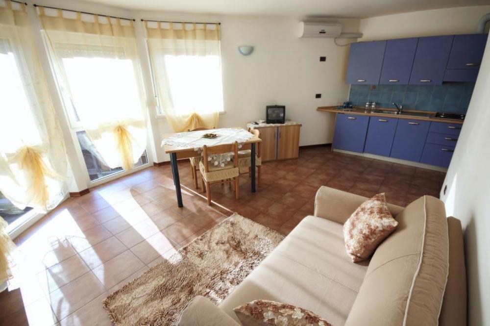 Residence Vivere Astra ตรีเอสเต ภายนอก รูปภาพ
