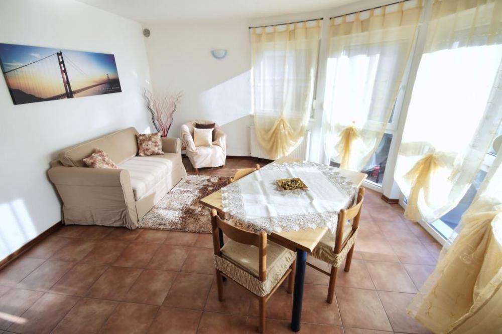 Residence Vivere Astra ตรีเอสเต ภายนอก รูปภาพ